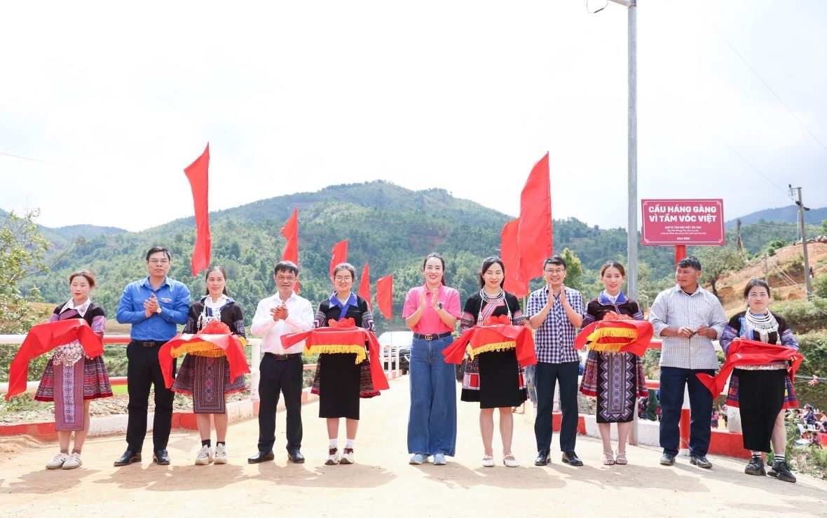 Inauguration of the Hang Gang - For Vietnamese Stature Bridge in Lao Cai